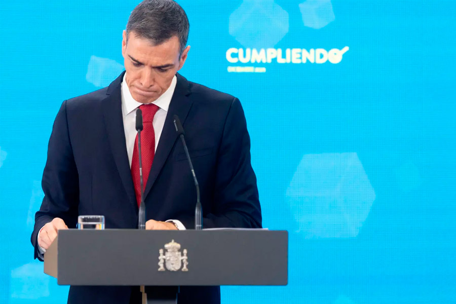 Pedro Sánchez a la vora de l'abisme