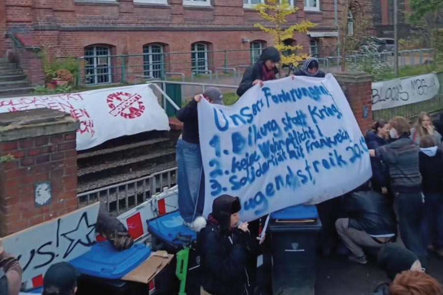 Solidaritat amb els bloquejos escolars a Hamburg i Berlín. Cap a la vaga europea del 20 de novembre!