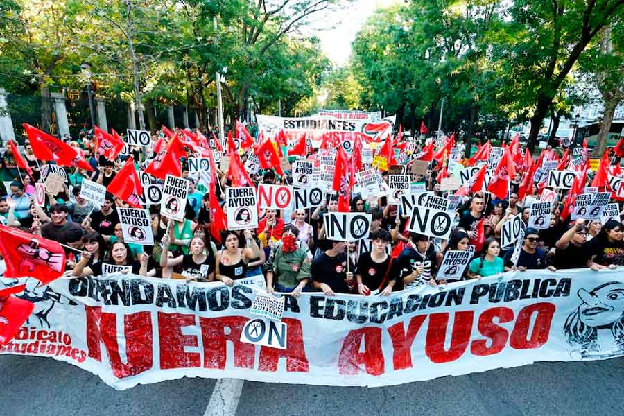 Una vaga arrasadora paralitza l'ensenyament públic a Madrid